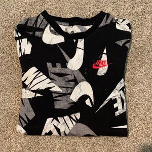 Men’s Nike designed t-shirt